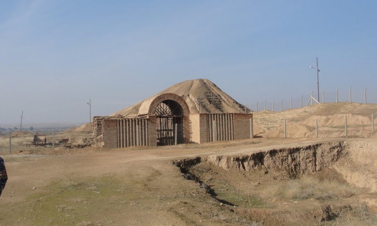 بوابة معبد عشتار، وزقورة مدينة نمرود، الموصل (العراق). مصطفى النجار ©